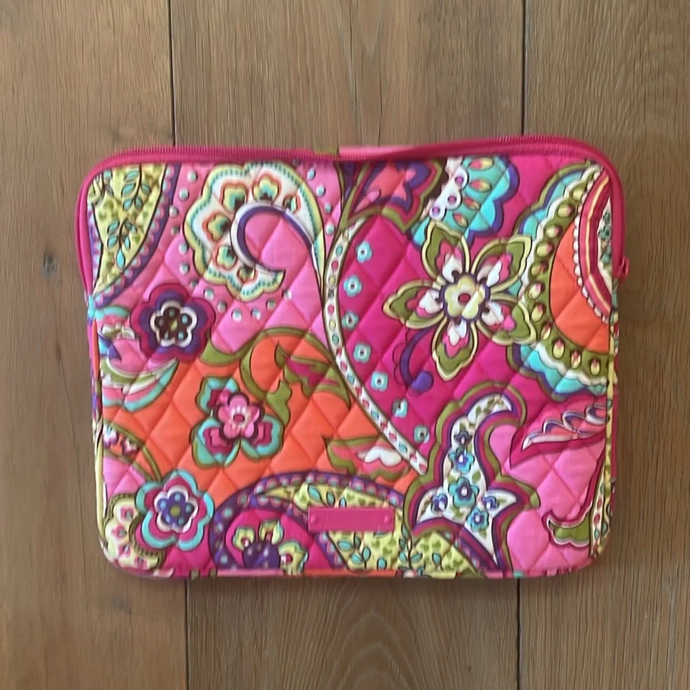 Vera Bradley excellent